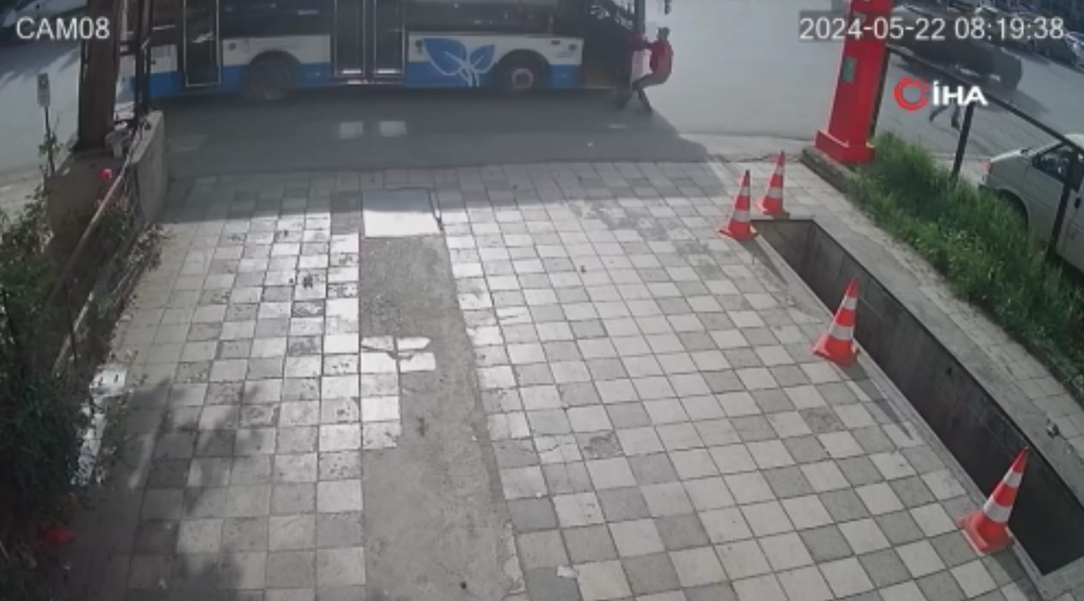 Telefonu elinize aldığınızda bir kez daha düşünün! Bu hatayı yolda binlerce kişi yapıyor