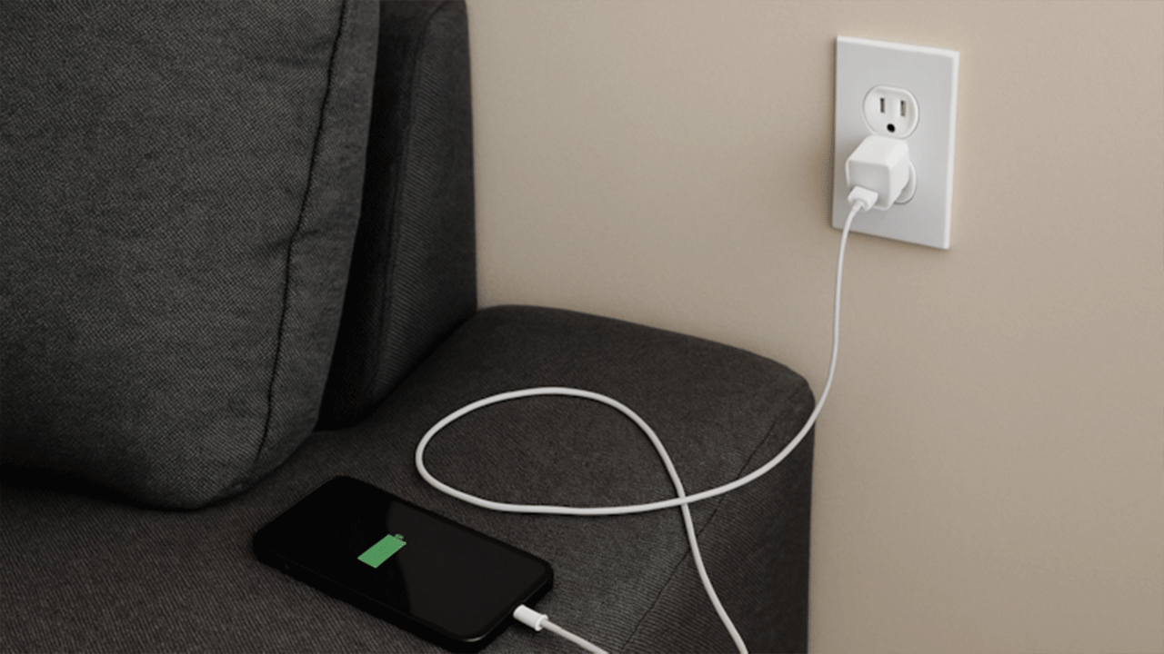 Telefonu koltukta şarj ediyorsanız büyük tehlike kapıda! Uzmanlar tek tek uyardı