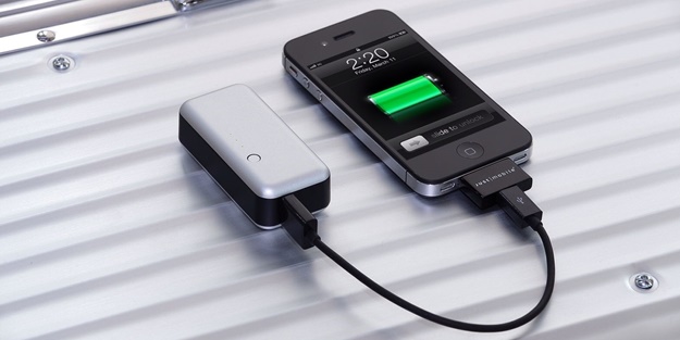 Telefonu şarj olurken kullanmak zararlı mı? İşte merak edilen sorunun cevabı