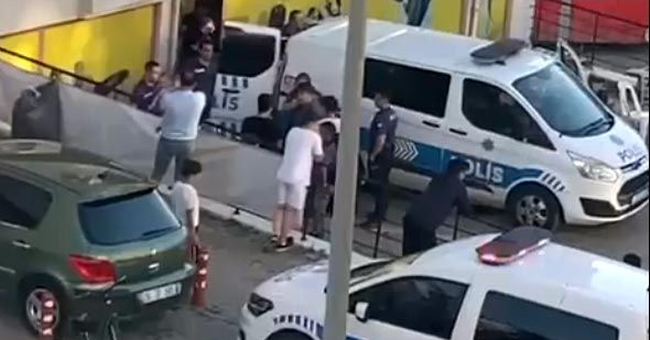 Telefonundan 14 yaşındaki öğrencisinin çıplak fotoğrafları çıkmıştı! Hocadan saç baş yoldurtan savunma