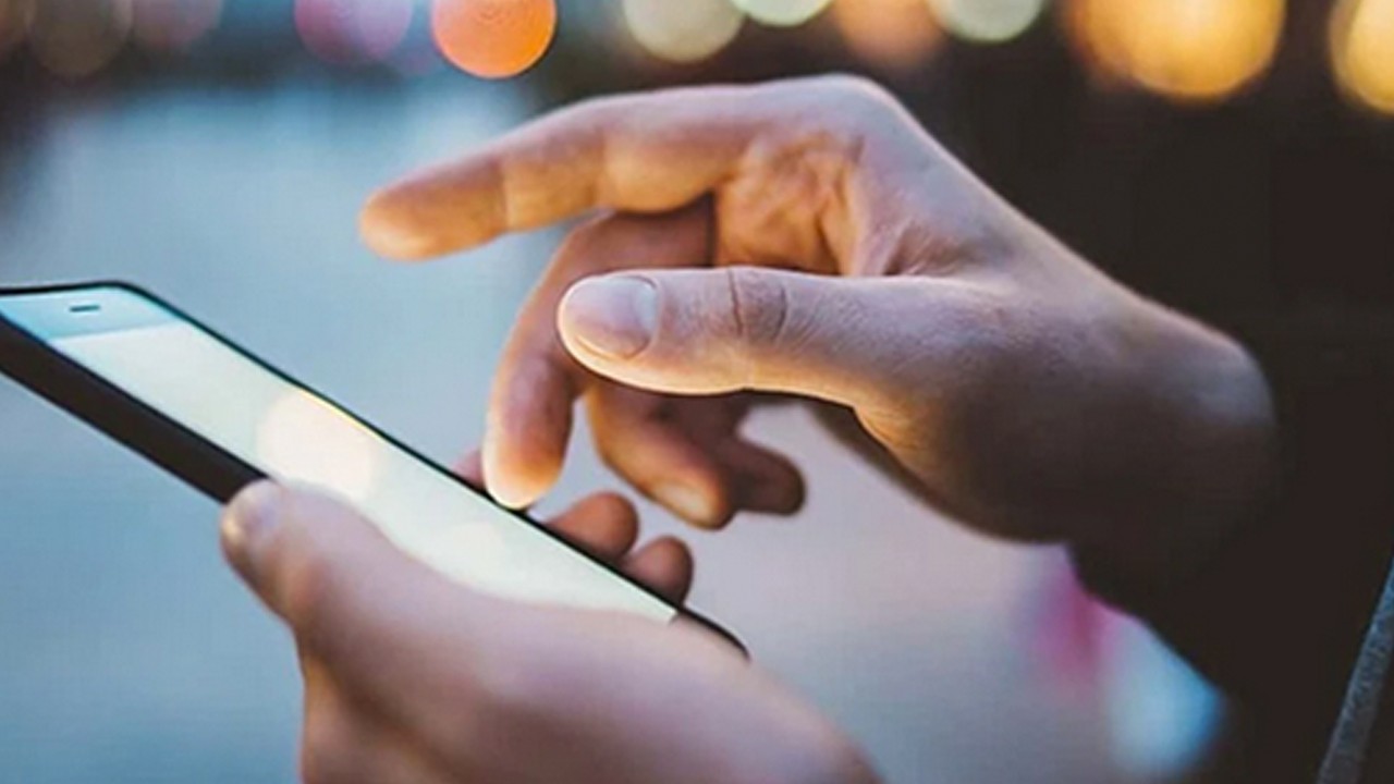 Telefonunu ele geçiren karısı, bir mesajla hayatını kararttı