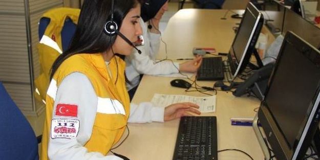 Telekonferansla doğum yaptırdı