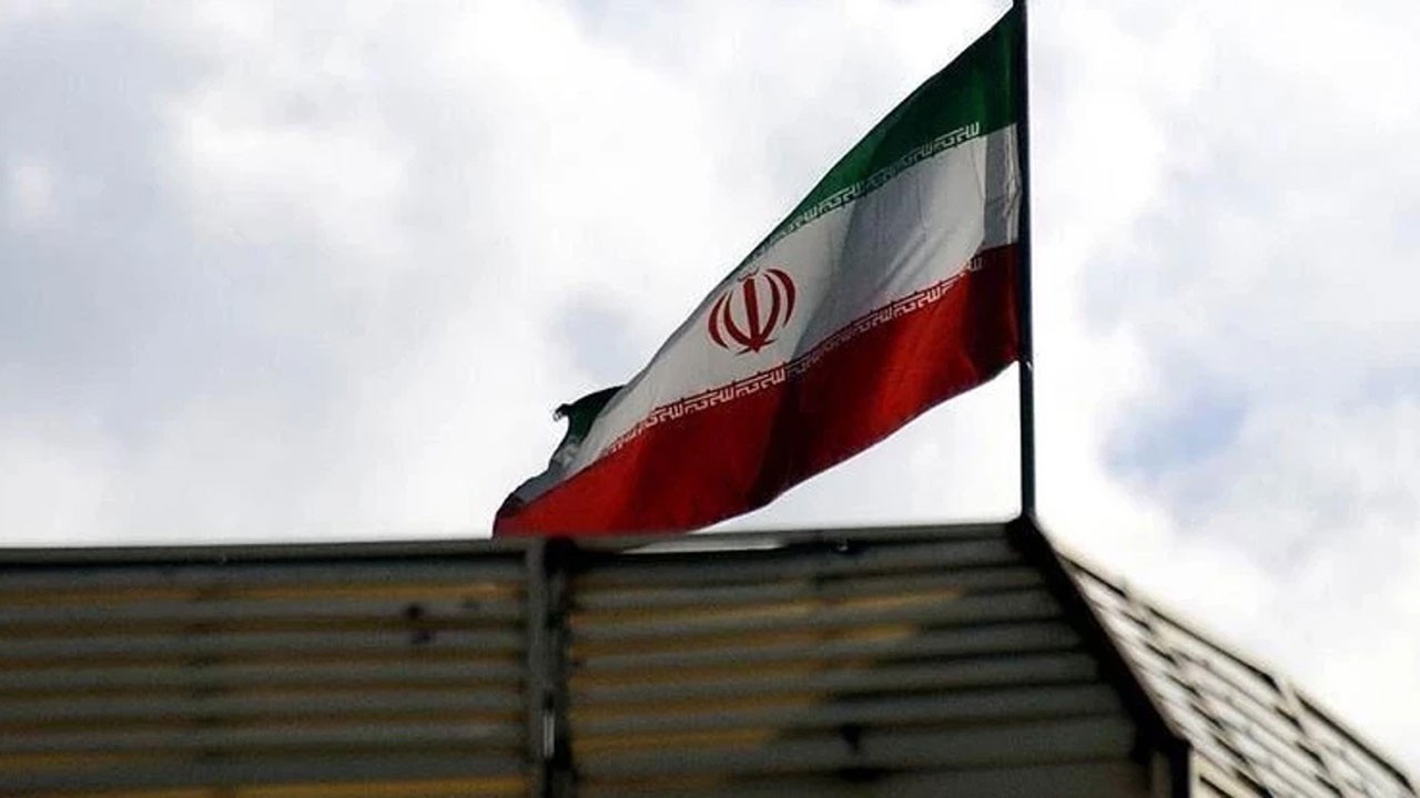 Televizyon kanalları uydulardan silindi: İran’ın sesi kesildi!