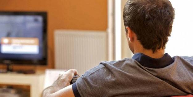 Televizyon karşısında uyumanın 5 tehlikesi