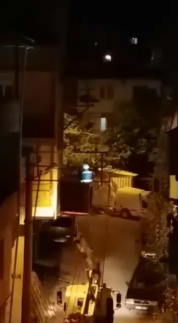 Tellere takılan kumru kurtarıldı 