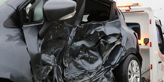 TEM Otoyolu savaş alanına döndü! Yaralılar var..