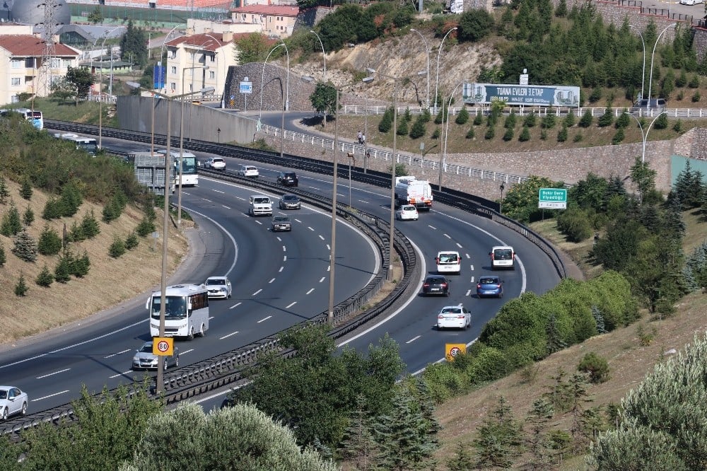 TEM Otoyolu’nda bayram yoğunluğu başladı 