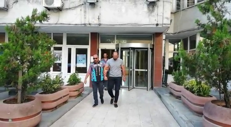 TEM Otoyolu’nda “makas” atarak yarışan magandalar 24 saat geçmeden yakalandı 