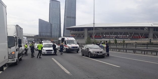 TEM'de aşırı hız kaza getirdi! Kadın sürücü engelli aracına çarptı