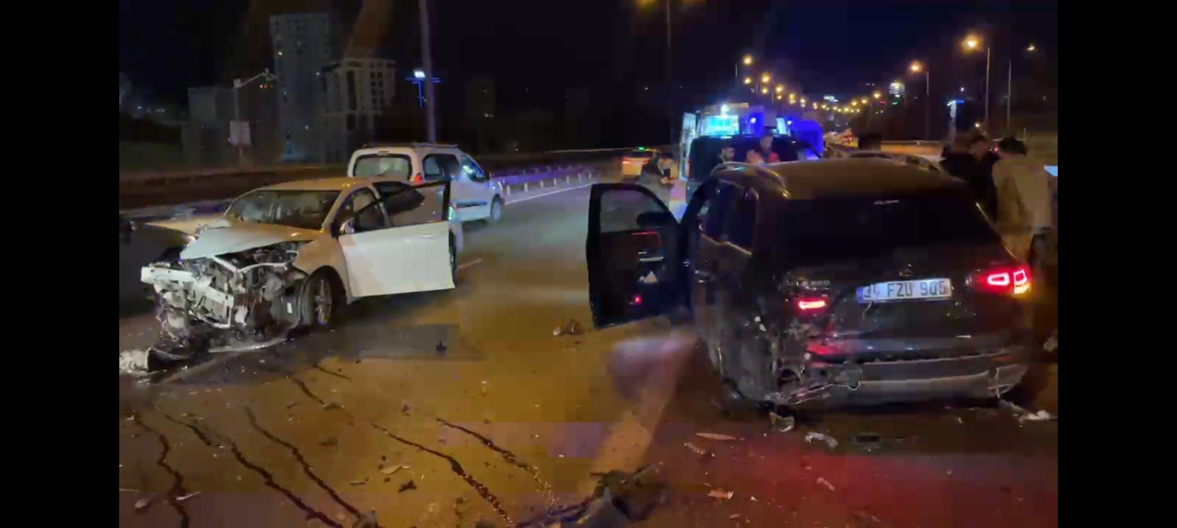 TEM Otoyolu'nda otomobil cipe arkadan çarptı