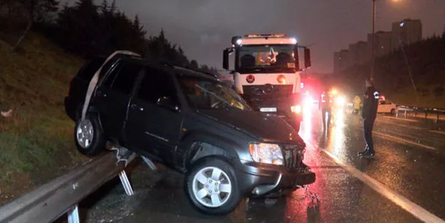 TEM otoyolunda trafik kazası, 1'i ağır 2 yaralı