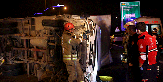 Tem Otoyolu'nda trafik kazasında 4 kişi yaralandı