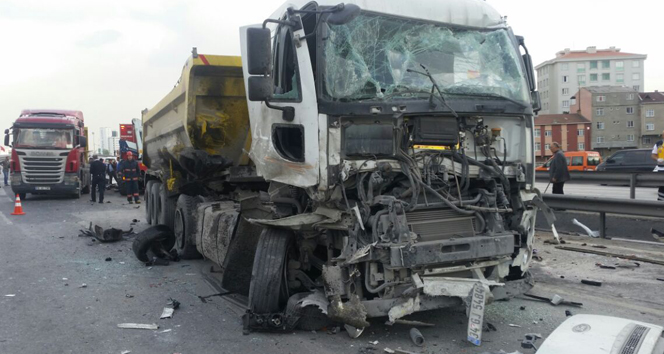 TEM Otoyolu’nda zincirleme kaza: 1 ölü