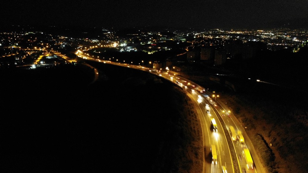 TEM ve D-100’de hafta sonu yoğunluğu 