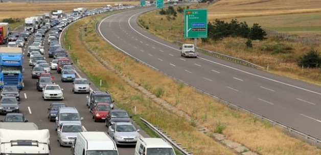 TEM'de 15 kilometrelik bayram kuyruğu