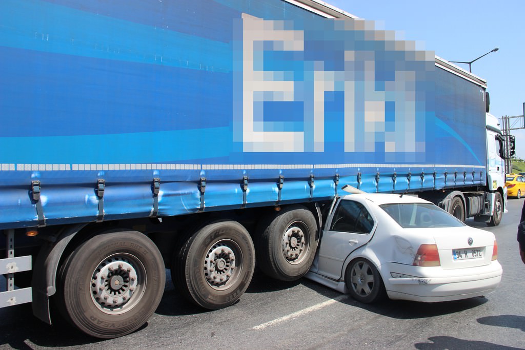 TEM'de akılalmaz kaza!