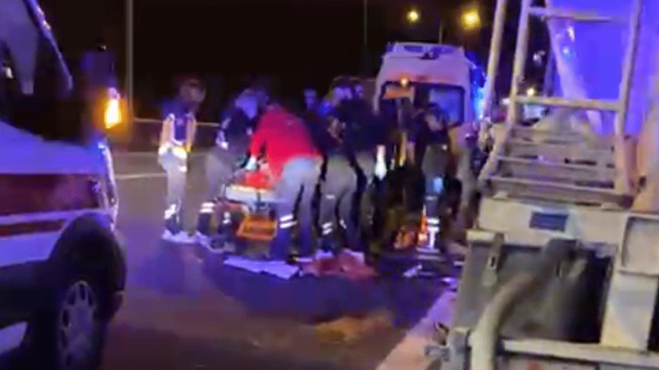 TEM'de arıza yapan araçtan inen 2 kişiye TIR çarptı: Ölüm kalım savaşı veriyorlar