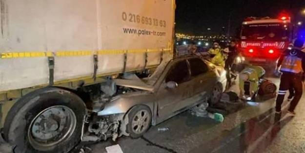 TEM'de feci kaza! 3 kişi hayatını kaybetti