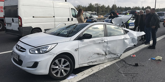 TEM'de feci kaza! İkiye bölünen araçtan sağ çıkamadı