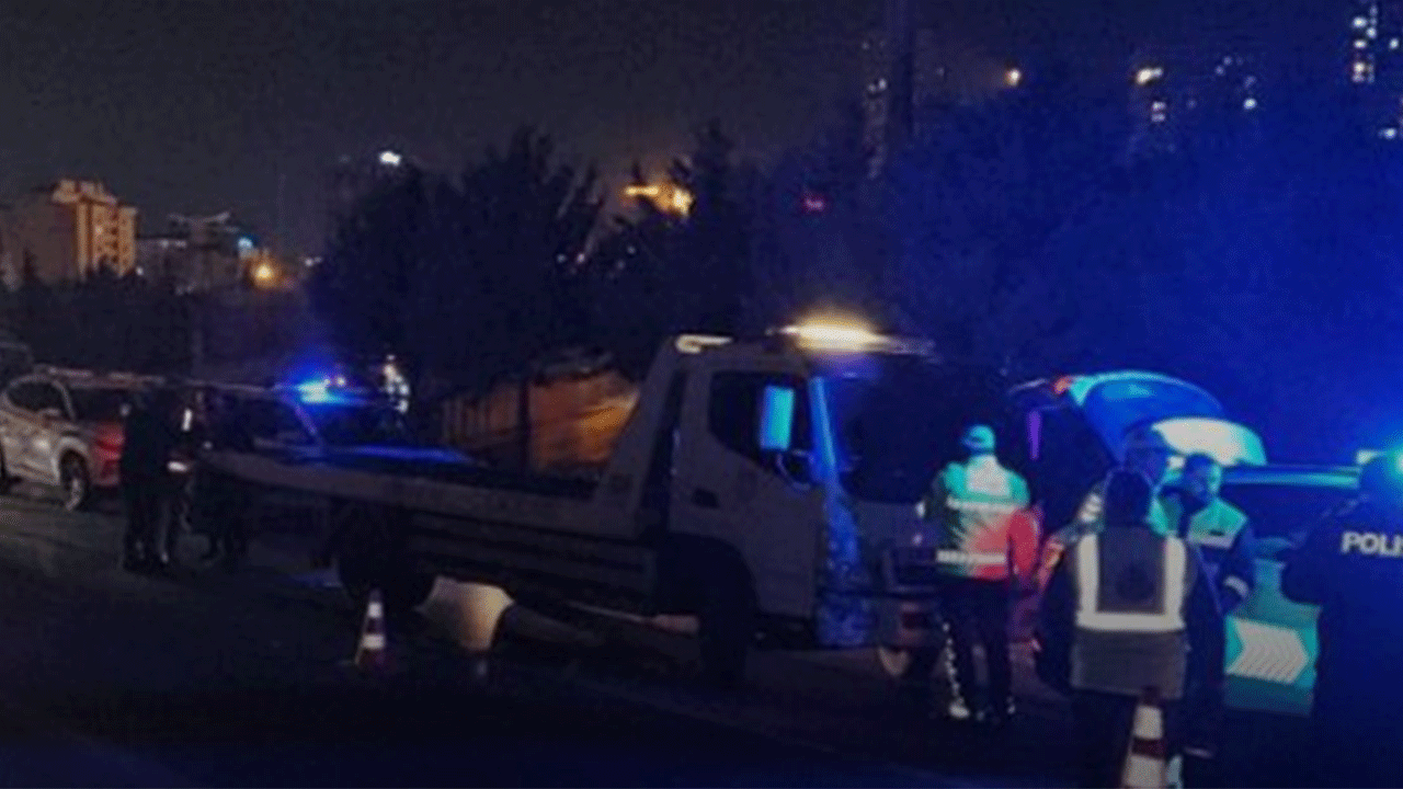 TEM'de feci olay: Yolun ortasında yatan adamı metrelerce sürükledi!