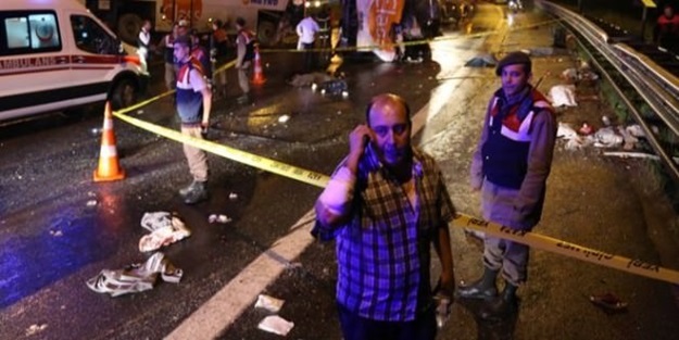 TEM'de kaza: 6 ölü, onlarca yaralı
