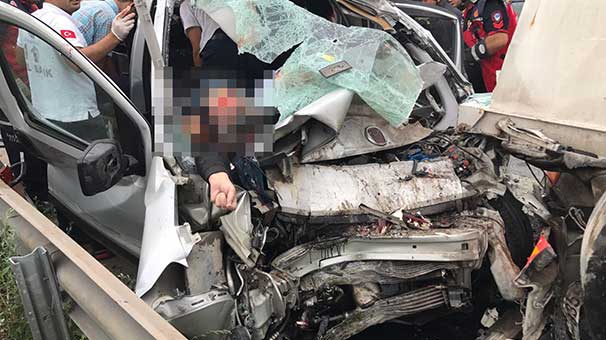 TEM'de korkunç kaza: 4 ölü 1 yaralı