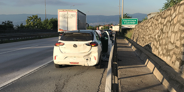 TEM'de polisten kaçan aracın sebep olduğu kazada 2 kişi yaralandı