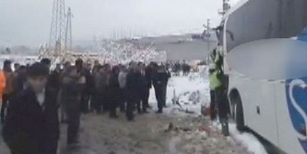 TEM'de yolcu otobüsleri çarpıştı