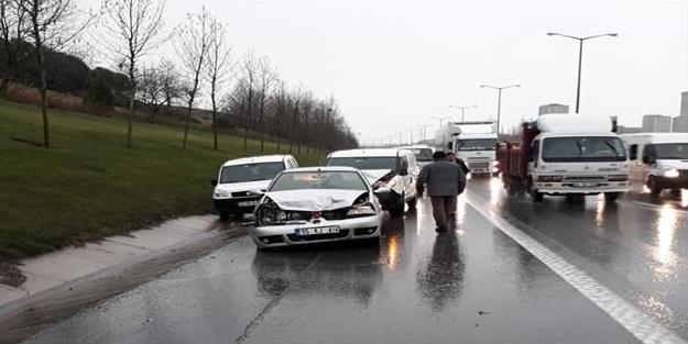 TEM'de zincirleme kaza! Trafik durma noktasına geldi