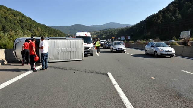 TEM'deki kaza 15 kilometrelik kuyruk oluşturdu