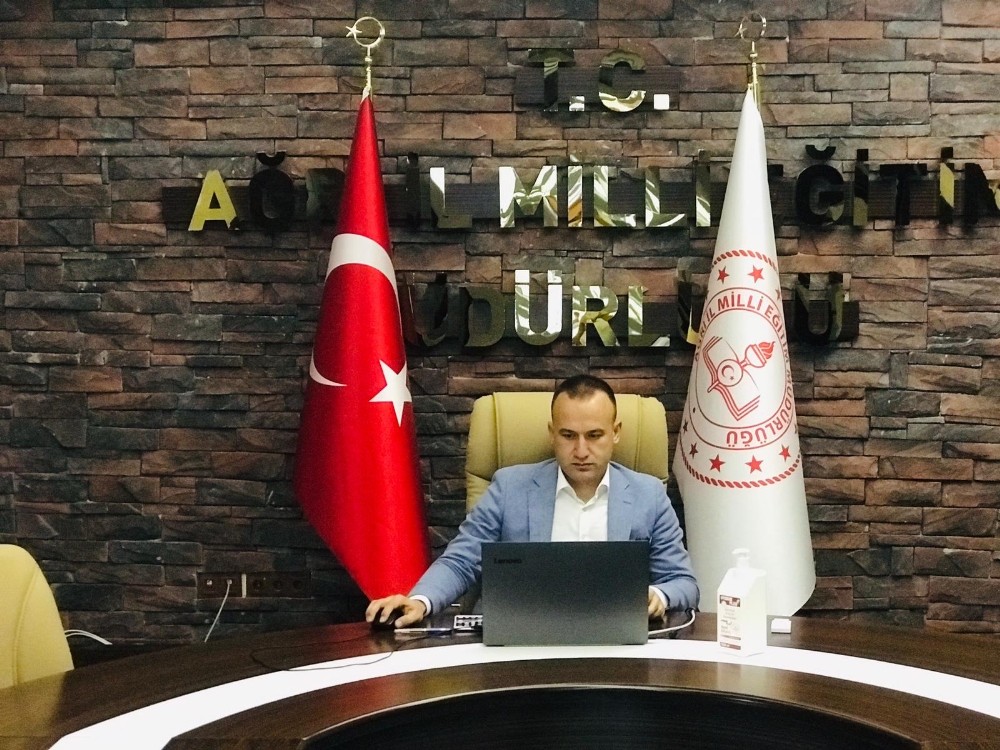 Temel Eğitim Genel Müdürü Dr. Gençoğlu köy öğretmenleriyle bir araya geldi 
