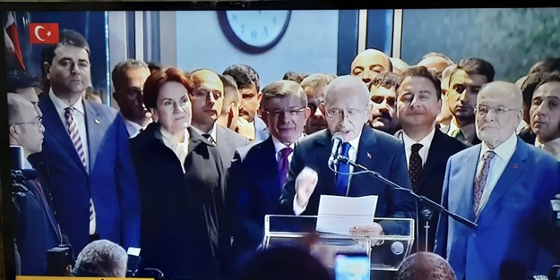 Temel Karamollaoğlu, Altılı Masa'nın adayını açıkladı