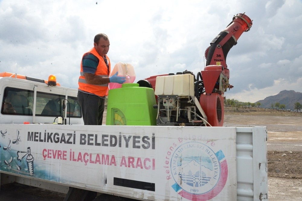 Temizlenen kurban kesim yerlerine gül suyu serpildi 
