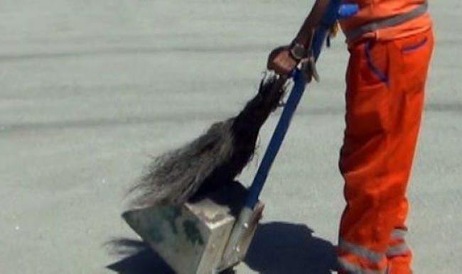 Temizlik işçisi 20 bin TL’lik çek buldu