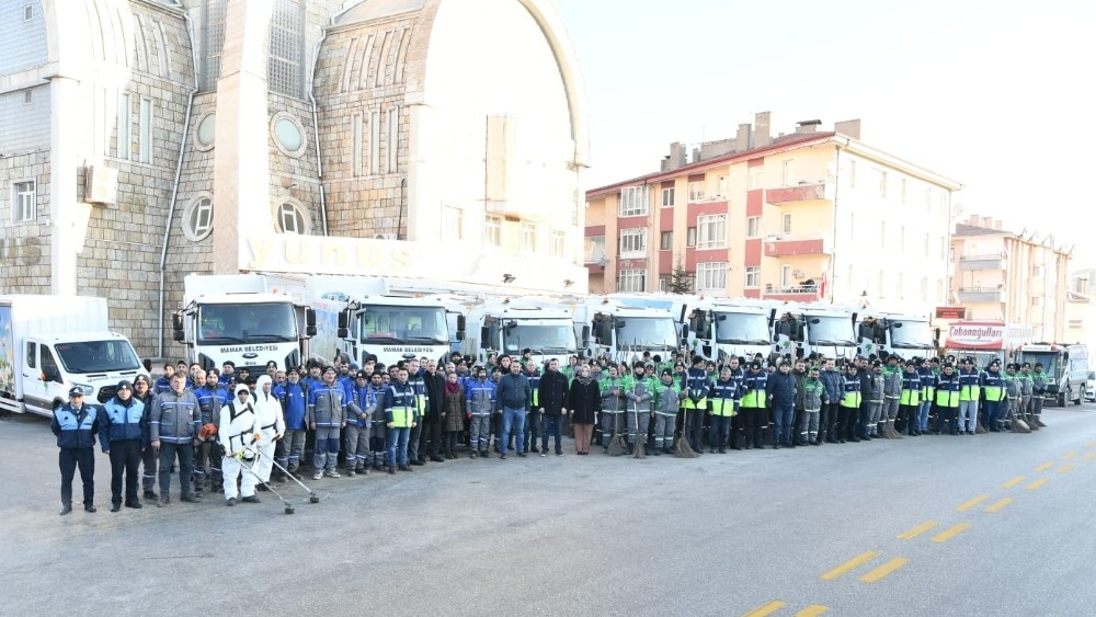 Temizlik ordusu çalışmalarına devam ediyor 