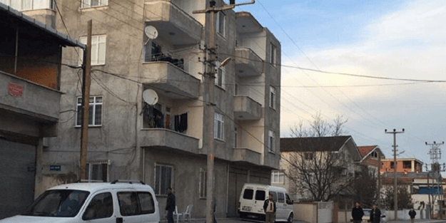 Temizlik yaparken böyle aşağıya düştü! Acı son