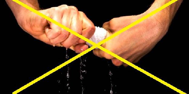 Temizlik yaparken bez sıkmayın! Doktorlar nedenini açıkladı