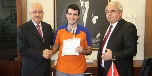 Temizlikçi bulduğu 24 bin 500 Euro’yu teslim etti