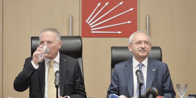  Bu kez de İhsanoğlu gaf yaptı