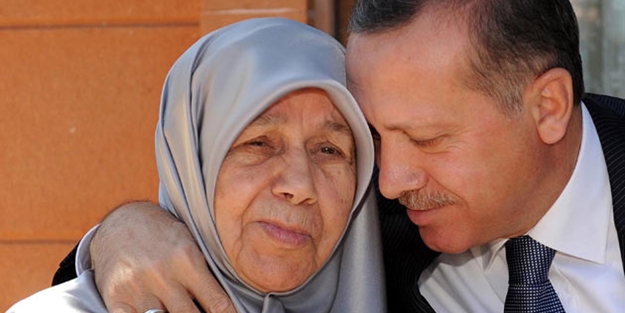 Tenzile anneyi rahmetle anıyoruz
