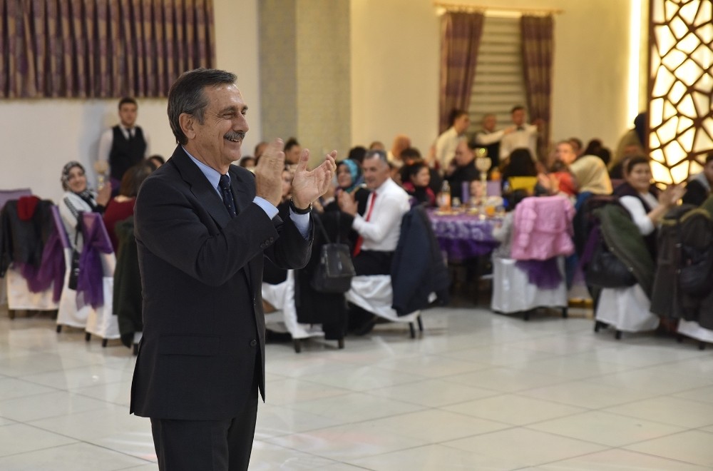 Tepebaşı ailesi yılbaşı etkinliğinde buluştu 