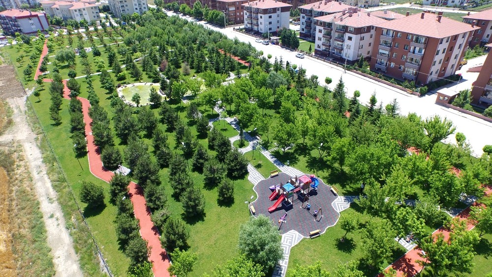 Tepebaşı yeşile bürünüyor 