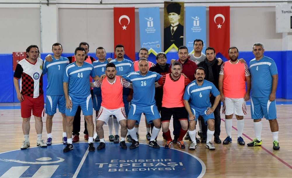 Tepebaşında dostluk kazandı 