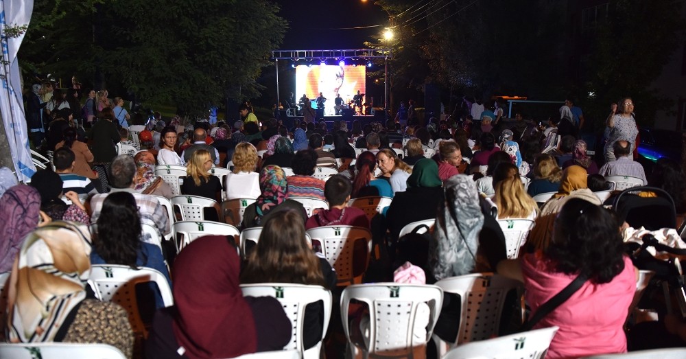 Tepebaşı’nda halk konserleri sürüyor 