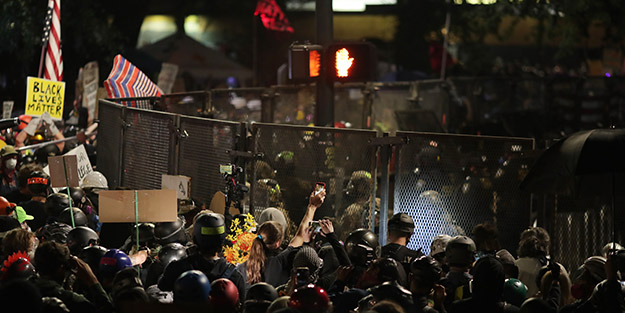 Tepki çeken olay sonrası intikam çağrıları yapıldı! ABD'de ırkçıların sokağa inmesinden korkuluyor