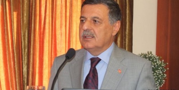 Tepki gösterdi: İslam dinine 'çağlar öncesinden kalmış' demek...