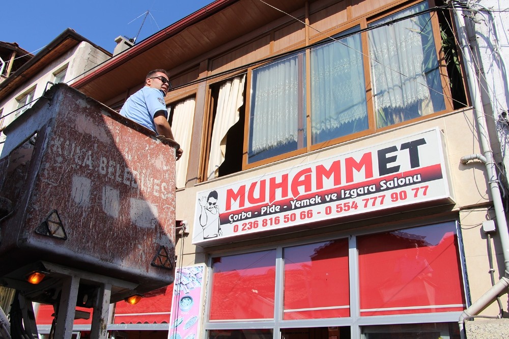 Tepkiye neden olan tabela indirildi 