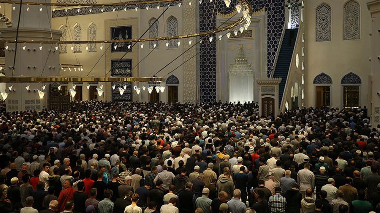 Teravih kaç rekat? Teravih namazı nasıl kılınır?