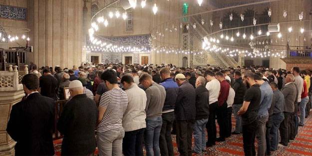 Teravih namazı nasıl kılınır? Teravih namazı kaç rekat kılınır? Teravih namazı kılınışı...