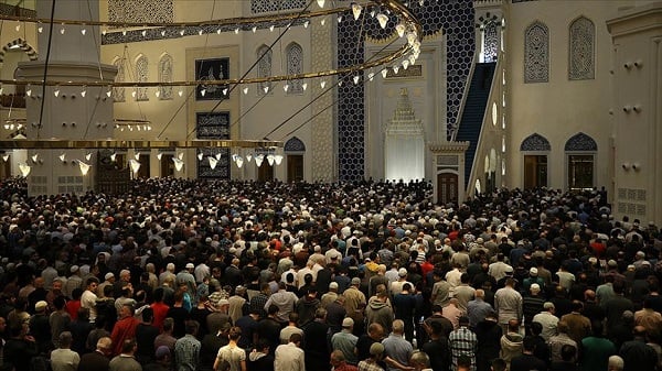 Teravih namazı ne zaman kılınacak? Teravih namazı kaç rekat nasıl kılınıyor?